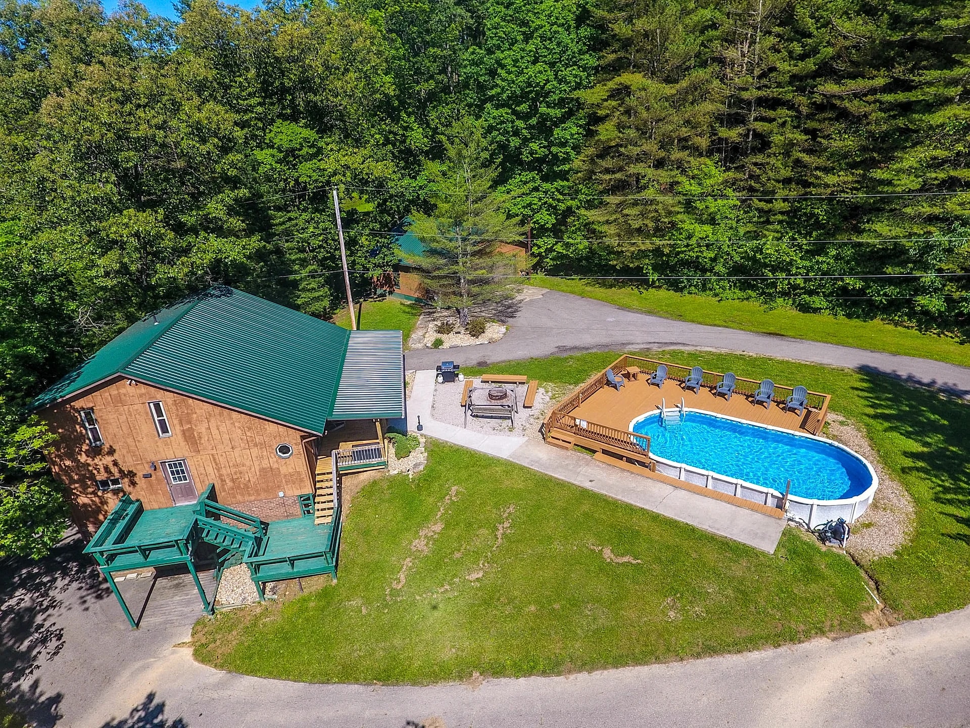 Hocking Hills Luxury Lodge with swimming pool