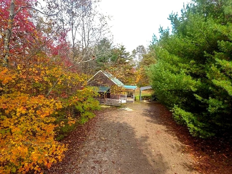 Secluded Log Cabin near Hocking Hills with Hot Tub in Nelsonville, Ohio, United States — photo 5