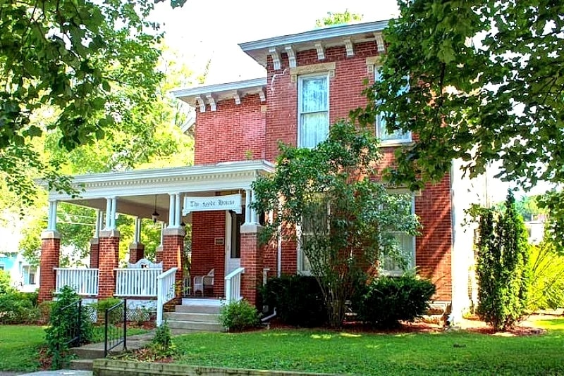 Hyde House Lilac Suite near Hocking Hills in Nelsonville Oh in Nelsonville, Ohio, United States — photo 3