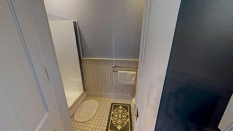Holly Tree Room Bed and Breakfast w/ Hot Tub near Hocking Hills in Nelsonville, Ohio, United States — photo 5
