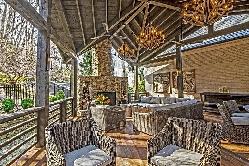 Luxury 3 Kng, 1 Qn, 4.5 Bth, Gourmet Kitchen, Pavilion w/Fireplace, Pond in Asheville, North Carolina, United States — photo 4