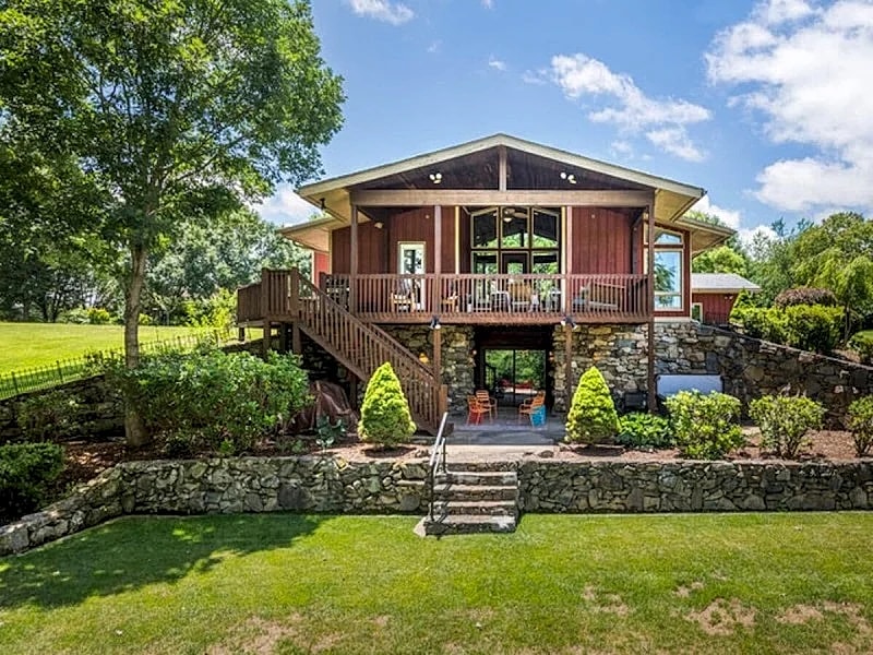 AMAZING 2 Kng, 2 Qn, 4.5 Bth, Pickle Ball, Hot Tub » Ten Acre Wood in Asheville, North Carolina, United States — photo 4