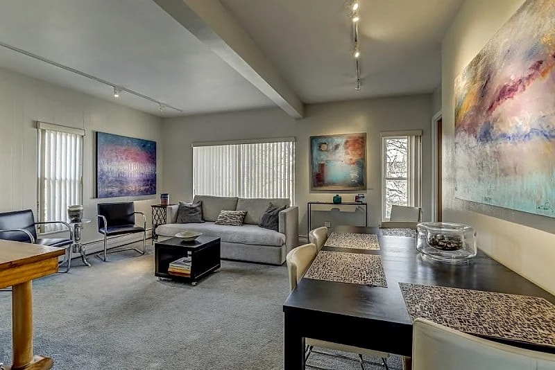 CD2 Central artist's loft