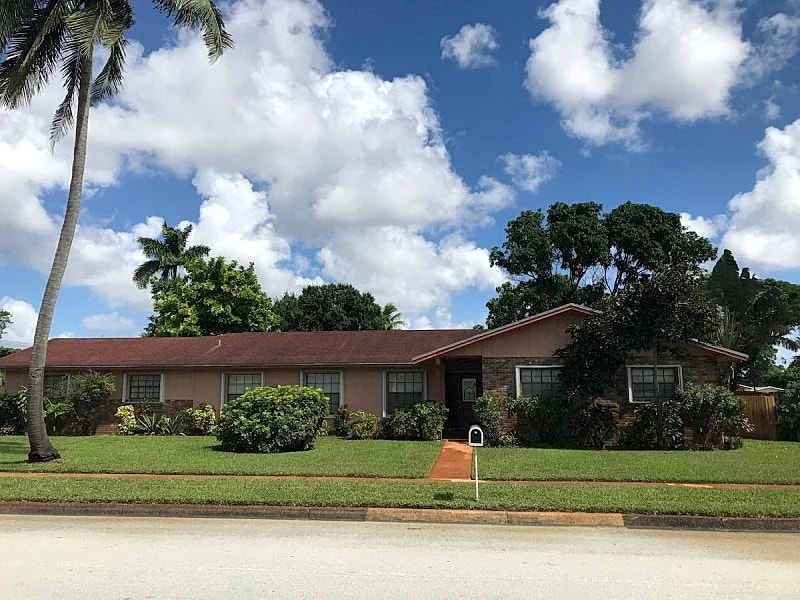 3 Bedroom, 2 Bath, Heated Pool, Free WiFi, Handicap Accessible Immaculate Home