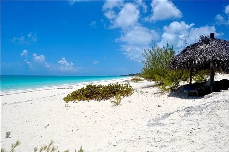 Beach House on private 3.25 Acres with Spectacular Beach #1 ๐๐๐๐๐ reviews in Pigeon Cay, Cat Island, Bahamas โ photo 2