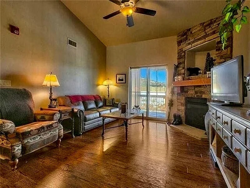 Park City Near Canyons Resort, Views, 3 HDTVs with Dish, BluRay, Hardwood Floors in Park City, Utah, United States — photo 3