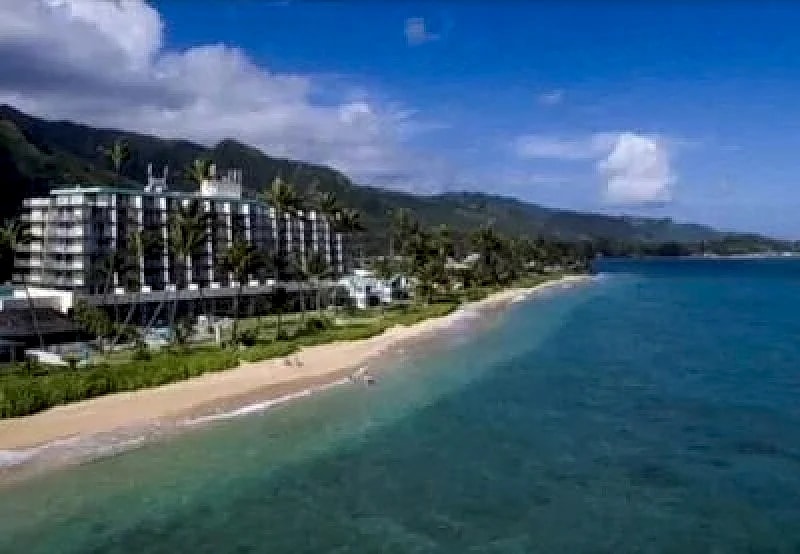 Deedee’s beach retreat Ocean front north shore Oahu