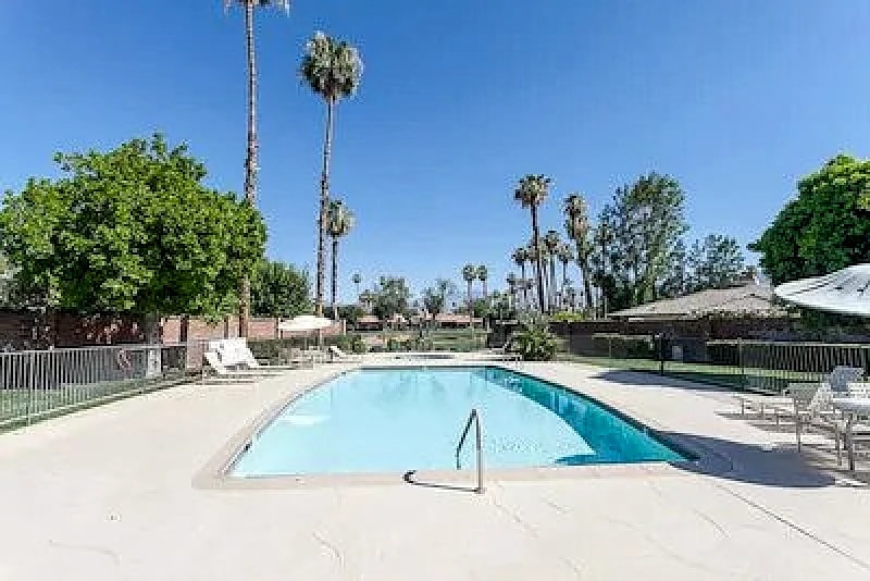 South Facing, Upgraded, Prime Location in Palm Desert, California, United States — photo 2