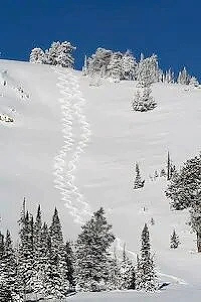 Luxury condo by Snowbasin & Powder Mountain Skiing. Private Hot Tub & 50 inch TV in Huntsville, Utah, United States — photo 5