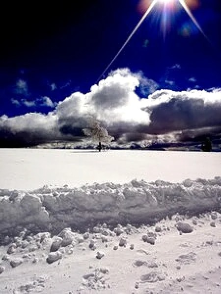 Luxury condo by Snowbasin & Powder Mountain Skiing. Private Hot Tub & 50 inch TV in Huntsville, Utah, United States — photo 2