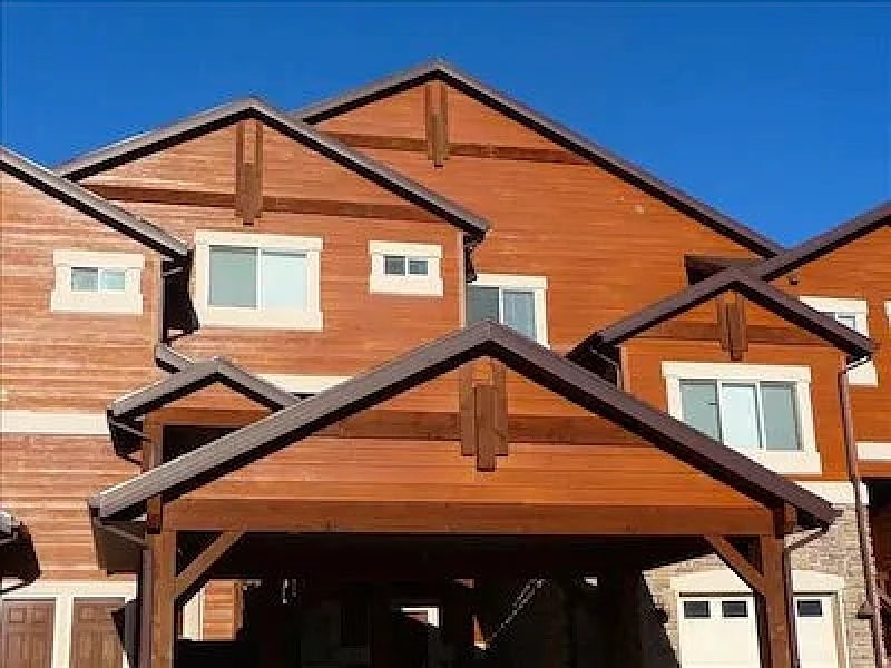 Luxury condo by Snowbasin & Powder Mountain Skiing. Private Hot Tub & 50 inch TV in Huntsville, Utah, United States — photo 4