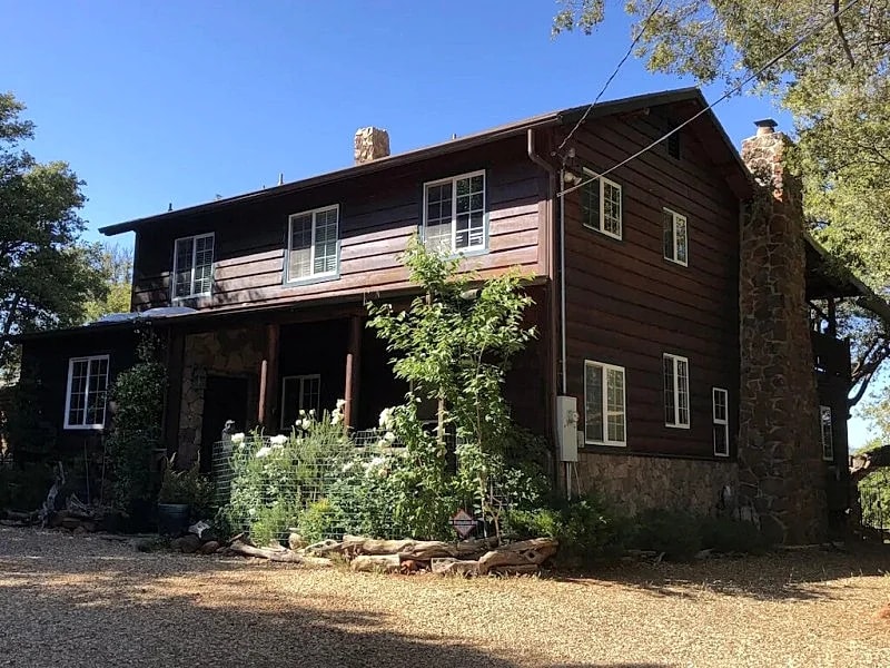 Julian 1927 Historic Cabin Retreat - 'Burgio Bungalow' in Julian, California, United States — photo 3