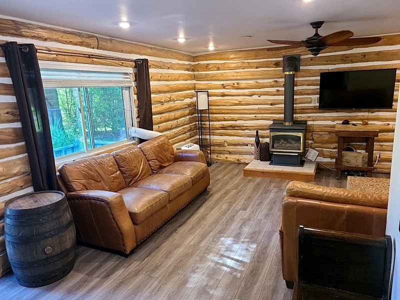 Greenlodge Cottage - Grand Bend, Ontario, Canada in Bluewater, Ontario, Canada — photo 2
