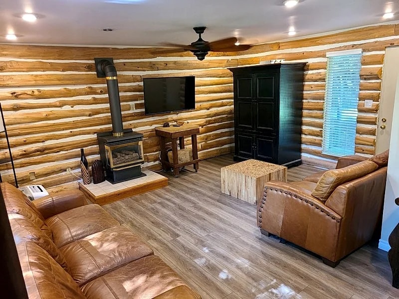 Greenlodge Cottage - Grand Bend, Ontario, Canada in Bluewater, Ontario, Canada — photo 3