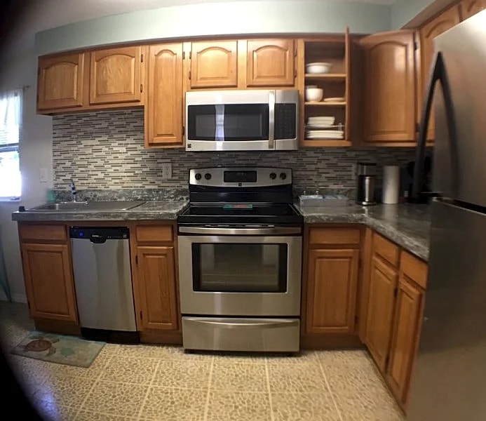 Alice's Beach Bungalows 1 Bdrm 500' To The Beach in Treasure Island, Florida, United States — photo 4