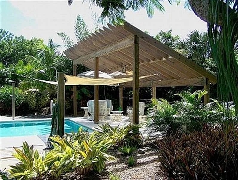 Private tropical paradise 155 5 Star reviews. No cleaning, pet fees. Clothing opt. in Fort Myers, Florida, United States — photo 3