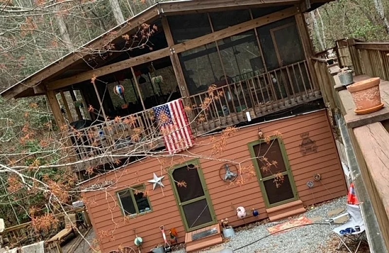 Bee Knob Inn & Treehouse: Silver Creek Retreat, Whittier Smoky Mountains in Qualla, North Carolina, United States — photo 4