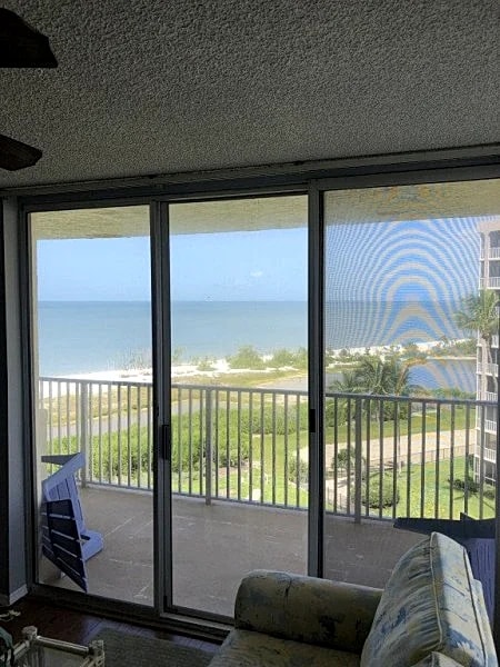 Beautiful Beach Front condo - Direct Facing Gulf View in Fort Myers Beach, Florida, United States — photo 2