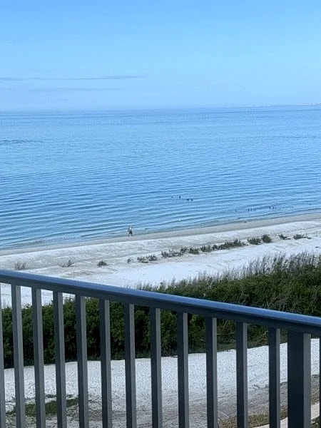 Beautiful Beach Front condo - Direct Facing Gulf View in Fort Myers Beach, Florida, United States — photo 3