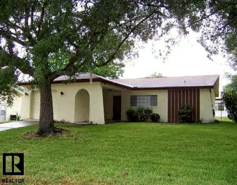 Charming 2-Bedroom Home in Quiet Hudson Community with Pool & Tennis in Hudson, Florida, United States — photo 3