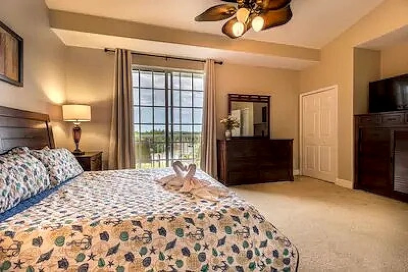 upscale 4 bedroom waterfront beach house in Ruskin, Florida, United States — photo 3