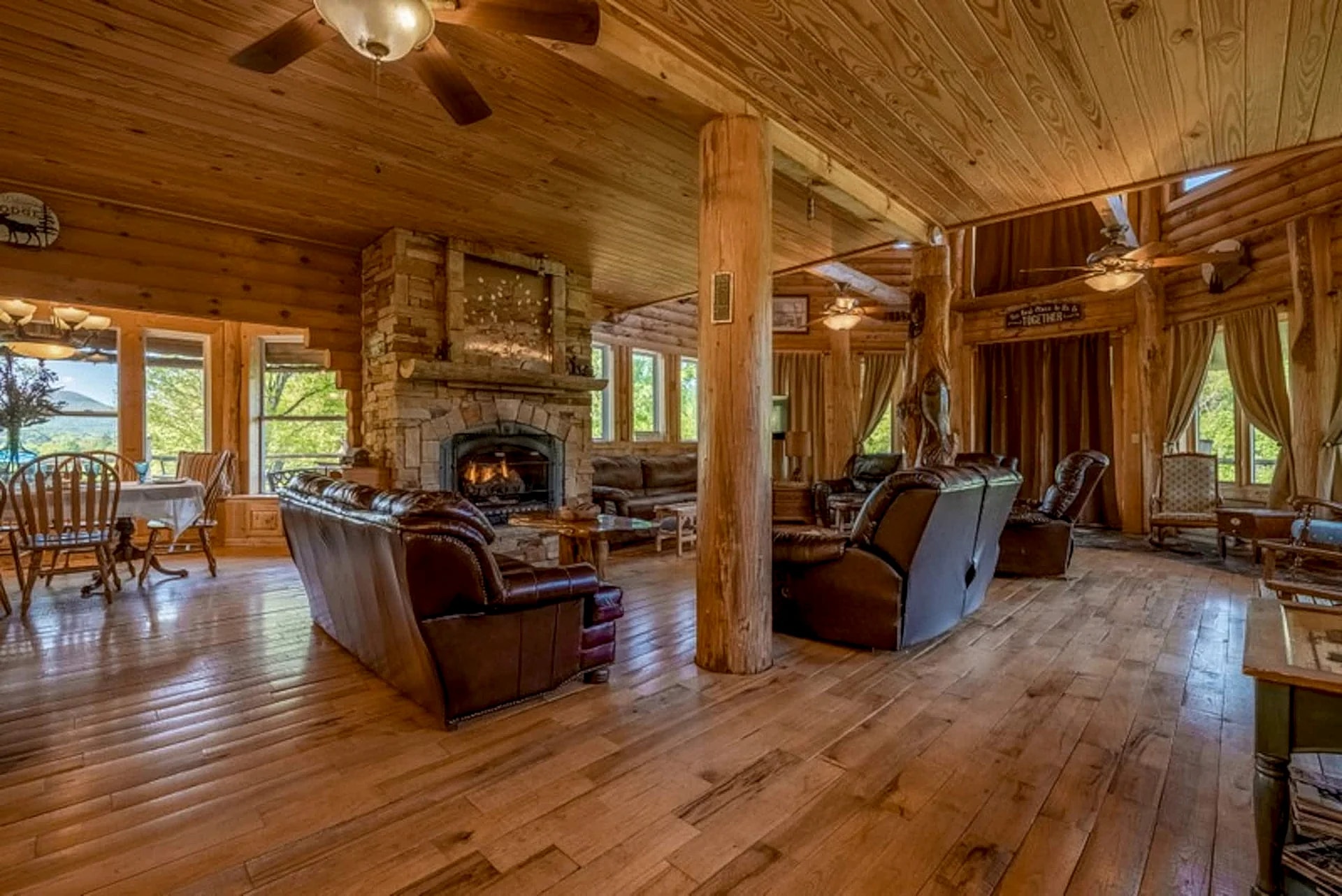 Perfect for Reunions & Retreats! Gorgeous Mtn VIews! in Chickamauga, Georgia, United States — photo 5