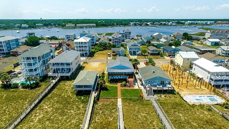 OCEAN FRONT- Luxury Furnishings- Unbelievable Views Ocean Views from every room