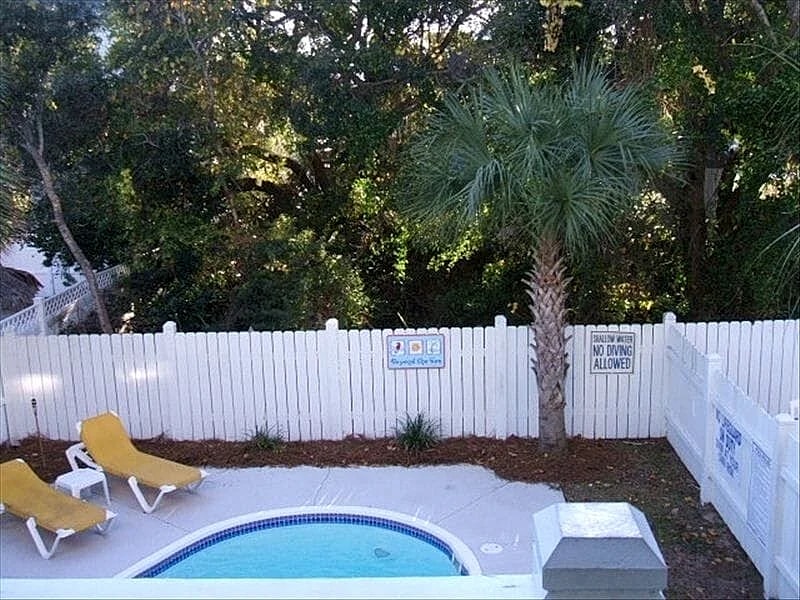 JUST STEPS TO THE BEACH - Heated Private Pool - Hot Tub- Surf & Turf in Surfside Beach, South Carolina, United States — photo 4