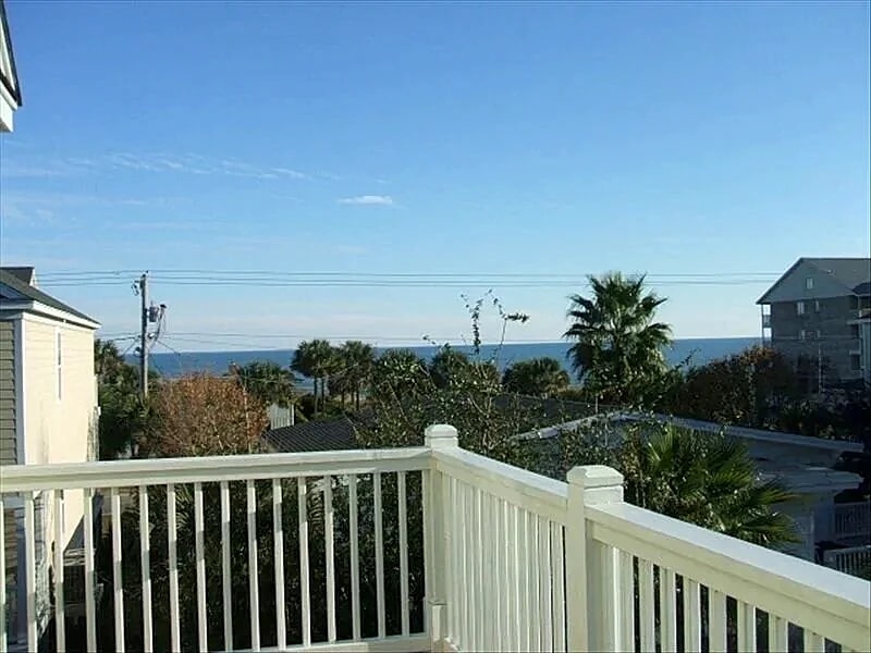 JUST STEPS TO THE BEACH - Heated Private Pool - Hot Tub- Surf & Turf