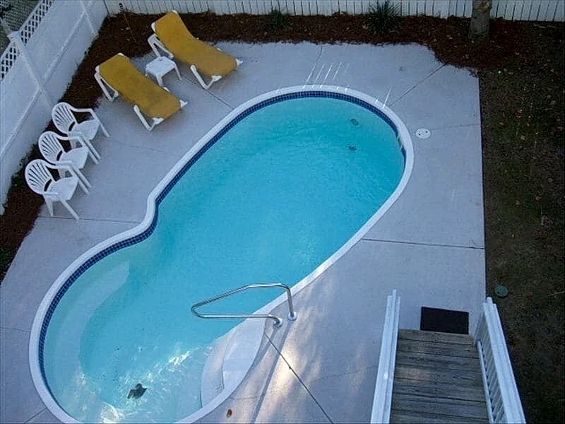 JUST STEPS TO THE BEACH - Heated Private Pool - Hot Tub- Surf & Turf in Surfside Beach, South Carolina, United States — photo 3