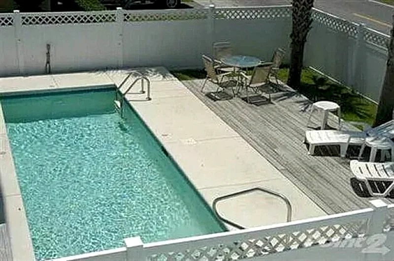 GREAT OCEAN VIEWS- Central Surfside Location- Hot Tub- Heated Pool in Surfside Beach, South Carolina, United States — photo 3