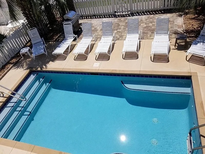 LOCATION NEAR PIER- 5 Bedrooms- Ocean Views- Pool & Hot Tub in Surfside Beach, South Carolina, United States — photo 4