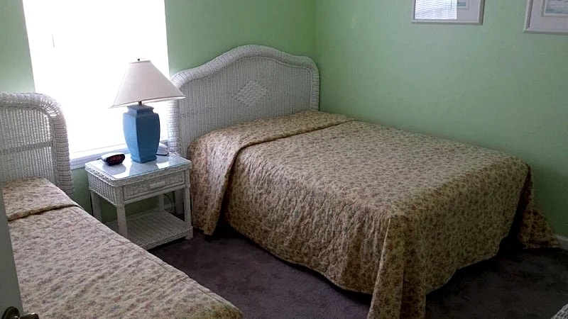 LOCATION NEAR PIER- 5 Bedrooms- Ocean Views- Pool & Hot Tub in Surfside Beach, South Carolina, United States — photo 3