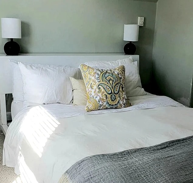 5-bedroom house. Close to airport, bus & train. 10 min from Boston. Sleeps 10. in Melrose, Massachusetts, United States — photo 4