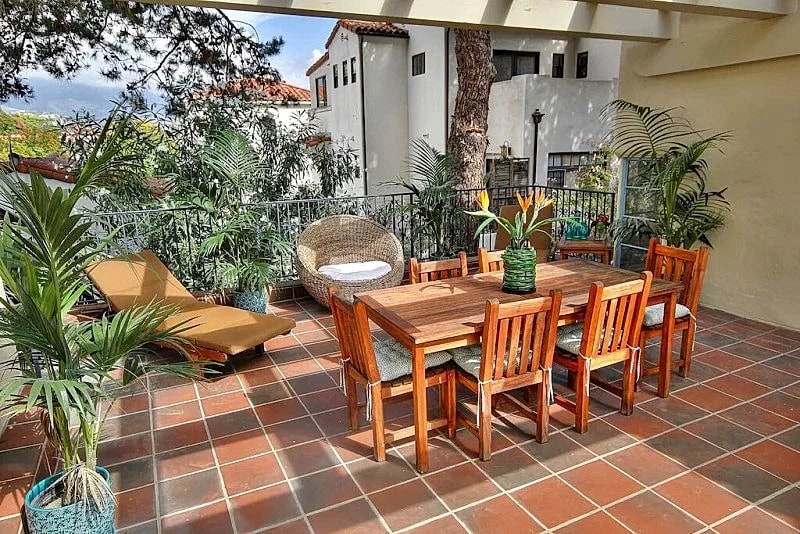 West Beach Villa 1 - Stay in the heart of West Beach, Funk Zone & State St!