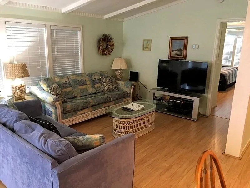 Close to beach 5 bedrooms, two golf carts,3 bathrooms, linens cleaning included in Murrells Inlet, South Carolina, United States — photo 5
