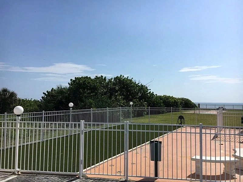 Right on the Beach. Family & Pet Friendly. Great Ocean views in Satellite Beach, Florida, United States — photo 2