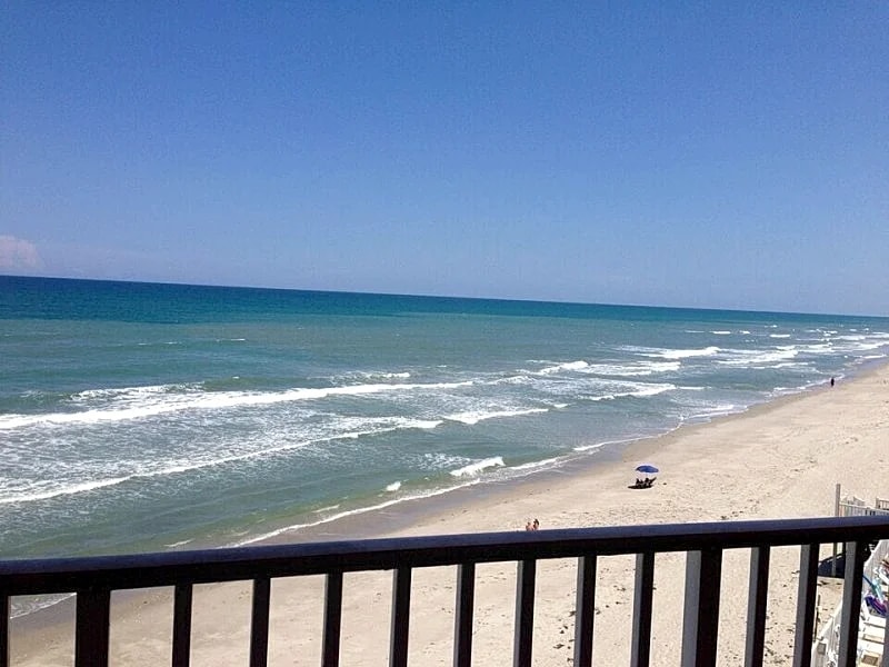 Penthouse with Private Hot Tub and Amazing Ocean Front views in Satellite Beach, Florida, United States — photo 3