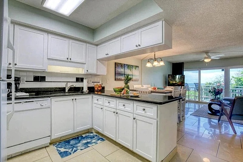 Beachside Retreat w/ VIEWS - Ocean & Pool STEPS away! in Satellite Beach, Florida, United States — photo 5