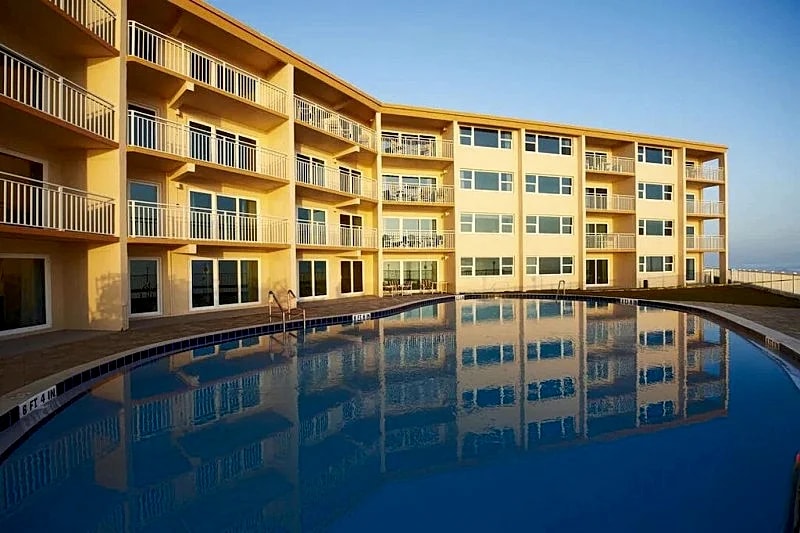 Penthouse - Direct Oceanfront with Plasma TV's In every room in Satellite Beach, Florida, United States — photo 5