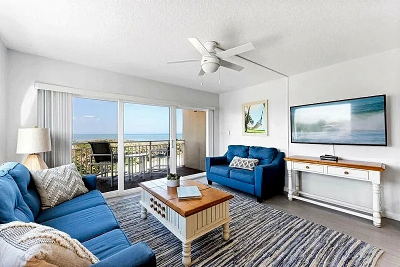 Beachfront. Family & Pet Friendly. Amazing Ocean views in Satellite Beach, Florida, United States — photo 3