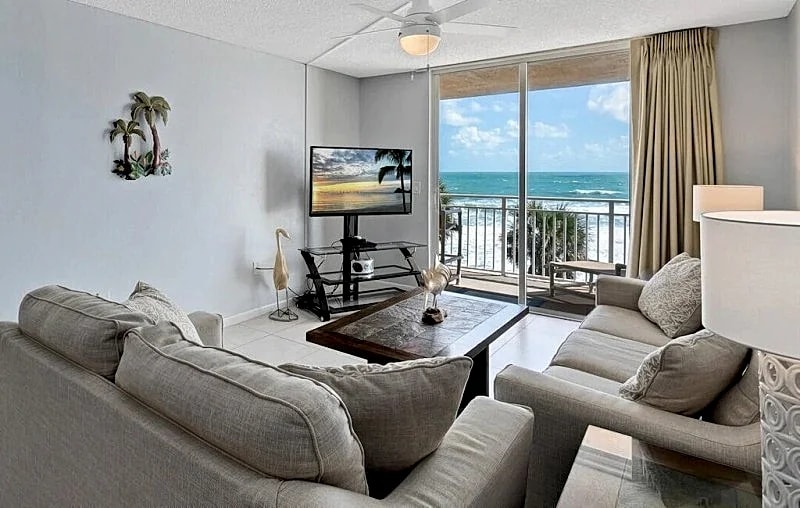 Direct Ocean View Condo w/ Extra Large Balcony & Heated Pool in Indian Harbour Beach, Florida, United States — photo 3