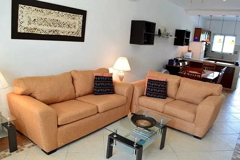 2 BR TERRACE BAR, RIGHT IN THE HEART OF DOWTOWN