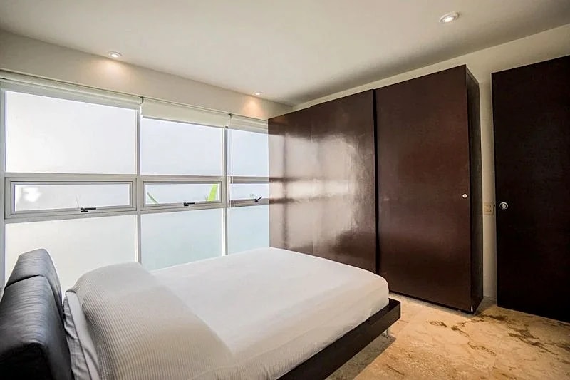 OCEAN VIEW 2 BR CONDO STEPS FROM THE BEACH AND 5TH AV in Playa Del Carmen, Quintana Roo, Mexico — photo 3