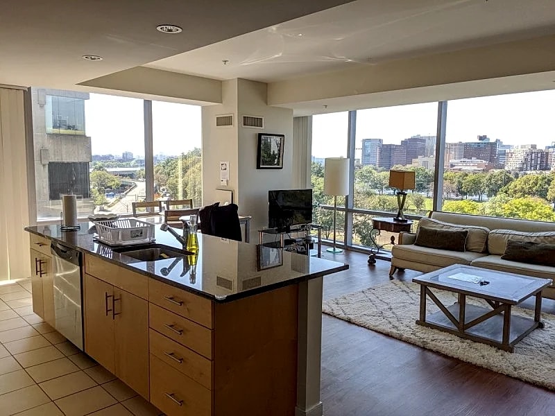 Large 2 Bed/2Bth Apt right by MGH,MIT,Harvard, W/D in suite, Gorgeous River View