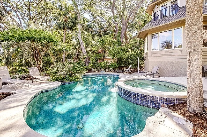 4 Beach Lagoon Rd