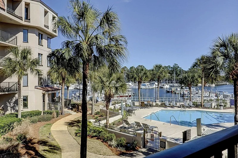 7526 Yacht Club