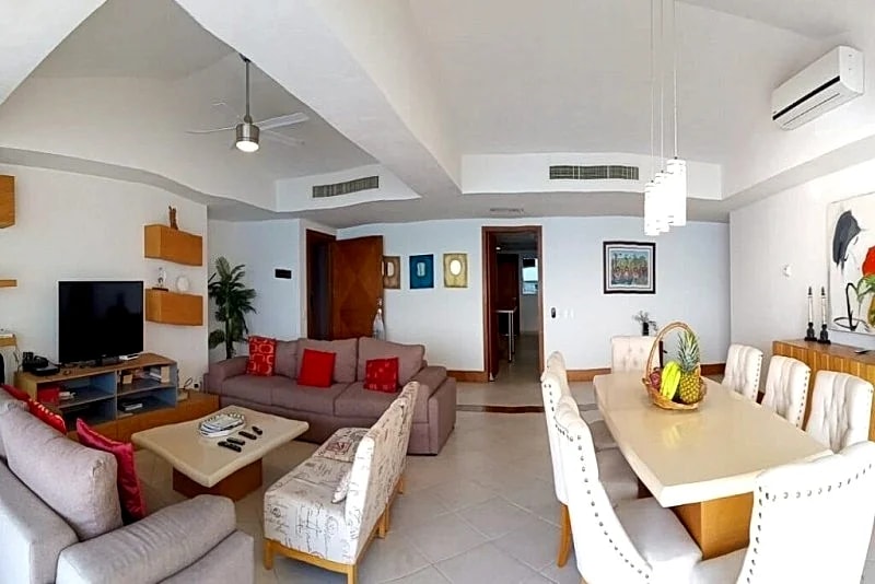 Luxury Oceanfront Apartment in Puerto Vallarta's Best Beach. 2 Large Pools, Gym in Puerto Vallarta, Jalisco, Mexico — photo 4
