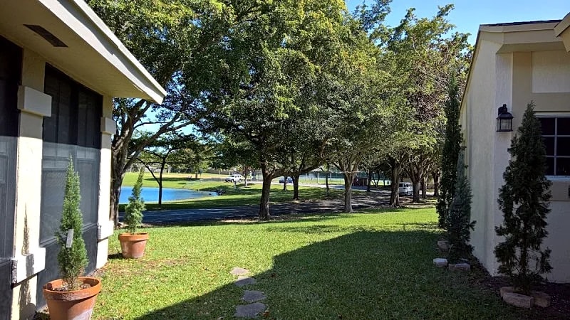 Beautiful Miami Lakehouse For Families 3 Beds/2 Baths/Sleeps 6 in Palmetto Bay, Florida, United States — photo 3