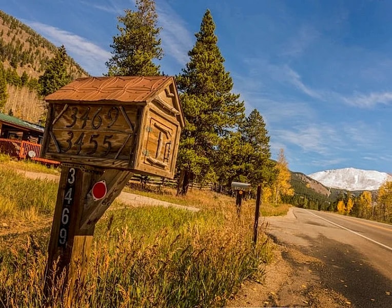 Buckeye's authentic, comfy, cozy, romantic cabin in Leadville, Colorado in Leadville, Colorado, United States — photo 4